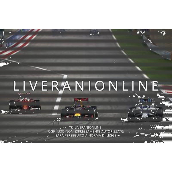 (L to R): Kimi Raikkonen (FIN) Ferrari SF16-H and Daniel Ricciardo (AUS) Red Bull Racing RB12 and Felipe Massa (BRA) Williams FW38. 03.04.2016. Formula 1 World Championship, Rd 2, Bahrain Grand Prix, Sakhir, Bahrain, Race Day. AG ALDO LIVERANI SAS ONLY ITALY