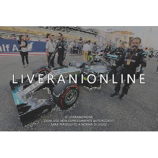 Nico Rosberg (GER) Mercedes AMG F1 W07 Hybrid on the grid. 03.04.2016. Formula 1 World Championship, Rd 2, Bahrain Grand Prix, Sakhir, Bahrain, Race Day. AG ALDO LIVERANI SAS ONLY ITALY