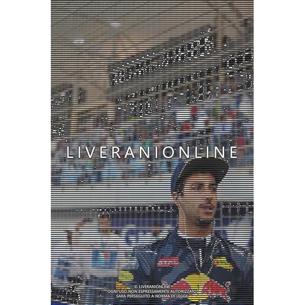 Daniel Ricciardo (AUS) Red Bull Racing on the grid. 03.04.2016. Formula 1 World Championship, Rd 2, Bahrain Grand Prix, Sakhir, Bahrain, Race Day. AG ALDO LIVERANI SAS ONLY ITALY