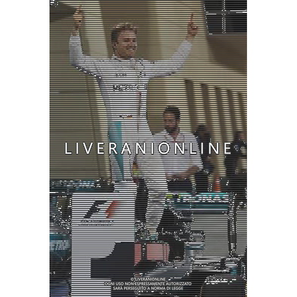Race winner Nico Rosberg (GER) Mercedes AMG F1 W07 Hybrid celebrates in parc ferme. 03.04.2016. Formula 1 World Championship, Rd 2, Bahrain Grand Prix, Sakhir, Bahrain, Race Day. AG ALDO LIVERANI SAS ONLY ITALY