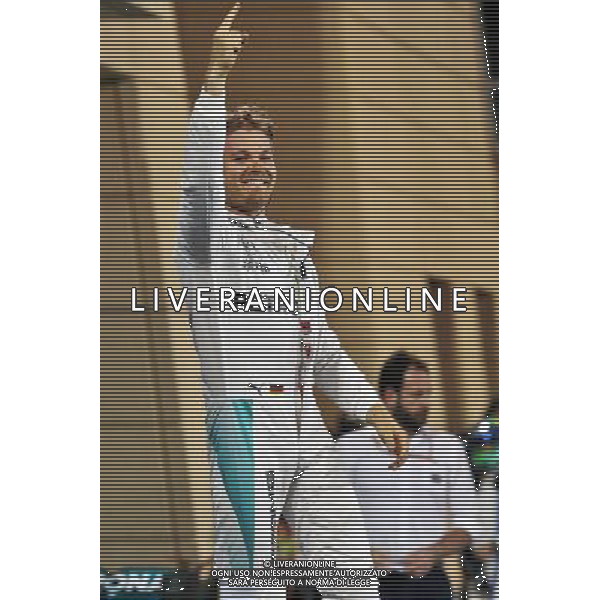 Race winner Nico Rosberg (GER) Mercedes AMG F1 celebrates in parc ferme. 03.04.2016. Formula 1 World Championship, Rd 2, Bahrain Grand Prix, Sakhir, Bahrain, Race Day. AG ALDO LIVERANI SAS ONLY ITALY