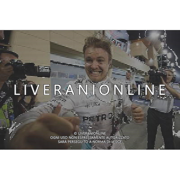 Race winner Nico Rosberg (GER) Mercedes AMG F1 celebrates in parc ferme. 03.04.2016. Formula 1 World Championship, Rd 2, Bahrain Grand Prix, Sakhir, Bahrain, Race Day. AG ALDO LIVERANI SAS ONLY ITALY