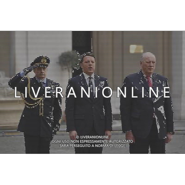 Il Presidente del Consiglio dei Ministri Matteo Renzi incontra i reali di Norvegia re Harald V e la regina Sonja - Roma - 06.04.2016 - Palazzo Chigi - nella foto: Matteo Renzi con re Harald V durante gli inni nazionali / Ph. Corradetti - Ag. Aldo Liverani Sas / AGENZIA ALDO LIVERANI SAS