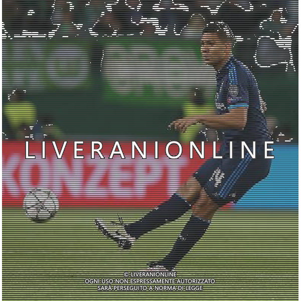 firo Fu§ball, Fussball, 06.04.2016 Uefa Champions League, CL Saison 2015/2016 Viertelfinale, Hinspiel VfL Wolfsburg - Real Madrid CF 2:0 Real Casemiro, Einzelaktion $worldrights Es gelten unsere AGB, einsehbar auf www.firosportphoto.de copyright by firo sportphoto: Coesfelder Str.207 48249 DŸlmen www.firosportphoto.de mail@firosportphoto.de (V o l k s b a n k B o c h u m - W i t t e n ) IBAN DE68 4306 0129 0341 1171 00 Tel:Ê 02594 - 9916004 Fax:Ê02594 - 9916005 AG ALDO LIVERANI SAS ONLY ITALY