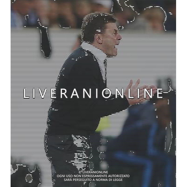 firo Fu§ball, Fussball, 06.04.2016 Uefa Champions League, CL Saison 2015/2016 Viertelfinale, Hinspiel VfL Wolfsburg - Real Madrid CF 2:0 VfL Trainer Dieter Hecking, Gestik, Geste $worldrights Es gelten unsere AGB, einsehbar auf www.firosportphoto.de copyright by firo sportphoto: Coesfelder Str.207 48249 DŸlmen www.firosportphoto.de mail@firosportphoto.de (V o l k s b a n k B o c h u m - W i t t e n ) IBAN DE68 4306 0129 0341 1171 00 Tel:Ê 02594 - 9916004 Fax:Ê02594 - 9916005 AG ALDO LIVERANI SAS ONLY ITALY