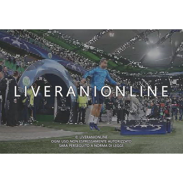 firo Fu§ball, Fussball, 06.04.2016 Uefa Champions League, CL Saison 2015/2016 Viertelfinale, Hinspiel VfL Wolfsburg - Real Madrid CF 2:0 Real Cristiano Ronaldo, Gestik, Geste, Einlauf $worldrights Es gelten unsere AGB, einsehbar auf www.firosportphoto.de copyright by firo sportphoto: Coesfelder Str.207 48249 DŸlmen www.firosportphoto.de mail@firosportphoto.de (V o l k s b a n k B o c h u m - W i t t e n ) IBAN DE68 4306 0129 0341 1171 00 Tel:Ê 02594 - 9916004 Fax:Ê02594 - 9916005 AG ALDO LIVERANI SAS ONLY ITALY