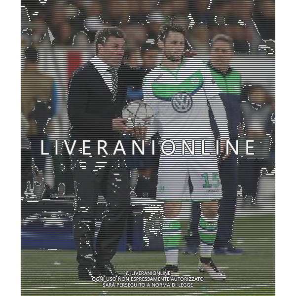 firo Fu§ball, Fussball, 06.04.2016 Uefa Champions League, CL Saison 2015/2016 Viertelfinale, Hinspiel VfL Wolfsburg - Real Madrid CF 2:0 VfL Christian TrŠsch Traesch, VfL Trainer Dieter Hecking, Gestik, Geste $worldrights Es gelten unsere AGB, einsehbar auf www.firosportphoto.de copyright by firo sportphoto: Coesfelder Str.207 48249 DŸlmen www.firosportphoto.de mail@firosportphoto.de (V o l k s b a n k B o c h u m - W i t t e n ) IBAN DE68 4306 0129 0341 1171 00 Tel:Ê 02594 - 9916004 Fax:Ê02594 - 9916005 AG ALDO LIVERANI SAS ONLY ITALY
