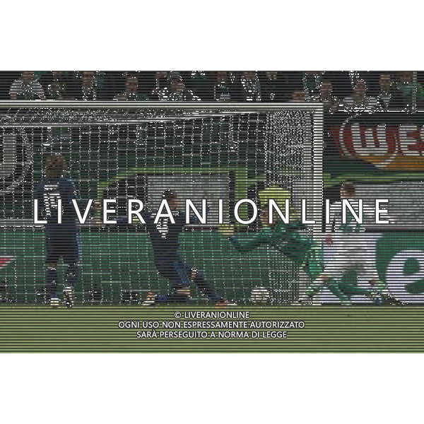 firo Fu§ball, Fussball, 06.04.2016 Uefa Champions League, CL Saison 2015/2016 Viertelfinale, Hinspiel VfL Wolfsburg - Real Madrid CF Tor Treffer, 1:0, VfL Ricardo Rodr’guez Rodriguez, Strafsto§, Elfmeter, Elfer, Strafstoss $worldrights Es gelten unsere AGB, einsehbar auf www.firosportphoto.de copyright by firo sportphoto: Coesfelder Str.207 48249 DŸlmen www.firosportphoto.de mail@firosportphoto.de (V o l k s b a n k B o c h u m - W i t t e n ) IBAN DE68 4306 0129 0341 1171 00 Tel:Ê 02594 - 9916004 Fax:Ê02594 - 9916005 AG ALDO LIVERANI SAS ONLY ITALY