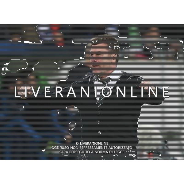 firo Fu§ball, Fussball, 06.04.2016 Uefa Champions League, CL Saison 2015/2016 Viertelfinale, Hinspiel VfL Wolfsburg - Real Madrid CF Jubel Freude Spa§ lacht Lachen Emotion Torjubel Gestik Geste, VfL Trainer Dieter Hecking $worldrights Es gelten unsere AGB, einsehbar auf www.firosportphoto.de copyright by firo sportphoto: Coesfelder Str.207 48249 DŸlmen www.firosportphoto.de mail@firosportphoto.de (V o l k s b a n k B o c h u m - W i t t e n ) IBAN DE68 4306 0129 0341 1171 00 Tel:Ê 02594 - 9916004 Fax:Ê02594 - 9916005 AG ALDO LIVERANI SAS ONLY ITALY