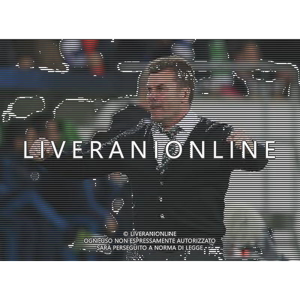 firo Fu§ball, Fussball, 06.04.2016 Uefa Champions League, CL Saison 2015/2016 Viertelfinale, Hinspiel VfL Wolfsburg - Real Madrid CF Jubel Freude Spa§ lacht Lachen Emotion Torjubel Gestik Geste, VfL Trainer Dieter Hecking $worldrights Es gelten unsere AGB, einsehbar auf www.firosportphoto.de copyright by firo sportphoto: Coesfelder Str.207 48249 DŸlmen www.firosportphoto.de mail@firosportphoto.de (V o l k s b a n k B o c h u m - W i t t e n ) IBAN DE68 4306 0129 0341 1171 00 Tel:Ê 02594 - 9916004 Fax:Ê02594 - 9916005 AG ALDO LIVERANI SAS ONLY ITALY