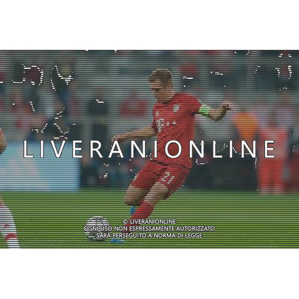 2016.04.05 Monachium Pilka nozna UEFA Champions League Liga Mistrzow 1/4 Finalu sezon 2015/2016 FC Bayern Monachium - SL Benfica N/Z Phillip Lahm Foto Pawel Andrachiewicz / Pressfocus 2016.04.05 Munich Football UEFA Champions League 1/4 season 2015/2016 FC Bayern Munich - Sport Lisboa e Benfica Phillip Lahm Photo Pawel Andrachiewicz / Pressfocus / NEWSPIX.PL --- Newspix.pl/ AGENZIA ALDO LIVERANI SAS - ITALY ONLY EDITORIAL USE ONLY - FC Bayern Monaco - SL Benfica UEFA Champions League 2015/2016 