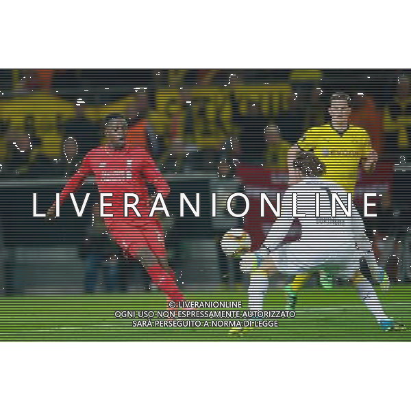 2016.04.07 Dortmund Pilka nozna UEFA Liga Europy Cwiercfinal 1/4 Finalu sezon 2015/2016 Borussia Dortmund - FC Liverpool N/Z Divock Origi Roman Weidenfeller Foto Pawel Andrachiewicz / Pressfocus/NEWSPIX.PL 2016.04.07 Dortmund Football UEFA Europa League 1/4 season 2015/2016 Borussia Dortmund - FC Liverpool Divock Origi Roman Weidenfeller Photo Pawel Andrachiewicz / Pressfocus --- Newspix.pl / AGENZIA ALDO LIVERANI SAS - ITALY ONLY EDITORIAL USE ONLY 