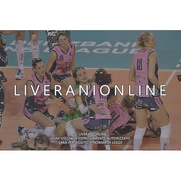 esultanza Casalmaggiore ,final four volley montichiari Vakifbank Istanbul - Pomi\' Casalmaggiore finale primo secondo posto ,Brescia 10 aprile 2016. AG ALDO LIVERANI SAS