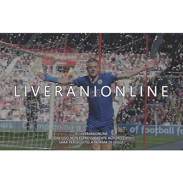 Leicester City\'s Jamie Vardy celebrates scoring the opening goal Photographer Stephen WhiteCameraSport Football - Barclays Premiership - Sunderland v Leicester City - Sunday 10th April 2016 - Stadium of Light - Sunderland Â© CameraSport - 43 Linden Ave. Countesthorpe. Leicester. England. LE8 5PG - Tel: +44 (0) 116 277 4147 - admin@camerasport.com - www.camerasport.com/ AGENZIA ALDO LIVERANI SAS - ITALY ONLY EDITORIAL USE ONLY 