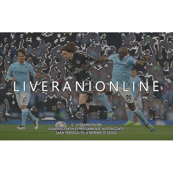 Manchester City\'s Eliaquim Mangala battles with Paris Saint-Germain\'s Adrien Rabiot Photographer Dave Howarth/CameraSport Football - UEFA Champions League Quarter Final Second Leg - Manchester City v Paris Saint-Germain - Tuesday 12th April 2016 - Etihad Stadium - Manchester © CameraSport - 43 Linden Ave. Countesthorpe. Leicester. England. LE8 5PG - Tel: +44 (0) 116 277 4147 - admin@camerasport.com - www.camerasport.com AG ALDO LIVERANI SAS ONLY ITALY