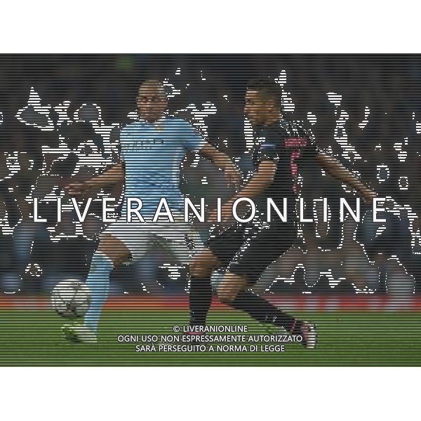 Manchester City\'s Fernando battles with Paris Saint-Germain\'s Marquinhos Photographer Dave Howarth/CameraSport Football - UEFA Champions League Quarter Final Second Leg - Manchester City v Paris Saint-Germain - Tuesday 12th April 2016 - Etihad Stadium - Manchester © CameraSport - 43 Linden Ave. Countesthorpe. Leicester. England. LE8 5PG - Tel: +44 (0) 116 277 4147 - admin@camerasport.com - www.camerasport.com AG ALDO LIVERANI SAS ONLY ITALY