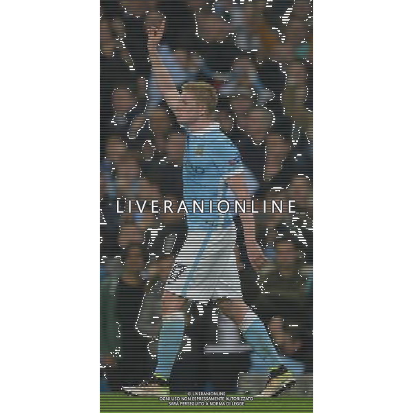 Manchester City\'s Kevin De Bruyne celebrates scoring his team\'s opening goal Photographer Dave Howarth/CameraSport Football - UEFA Champions League Quarter Final Second Leg - Manchester City v Paris Saint-Germain - Tuesday 12th April 2016 - Etihad Stadium - Manchester © CameraSport - 43 Linden Ave. Countesthorpe. Leicester. England. LE8 5PG - Tel: +44 (0) 116 277 4147 - admin@camerasport.com - www.camerasport.com AG ALDO LIVERANI SAS ONLY ITALY