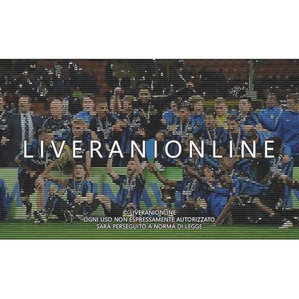 Coppa Italia Primavera TIM Cup 2015/2016 Finale Ritorno Milano - 13.04.2016 Inter-Juventus Nella Foto:la squadra dell\'inter festeggia con la coppa /Ph.Vitez-Ag. Aldo Liverani