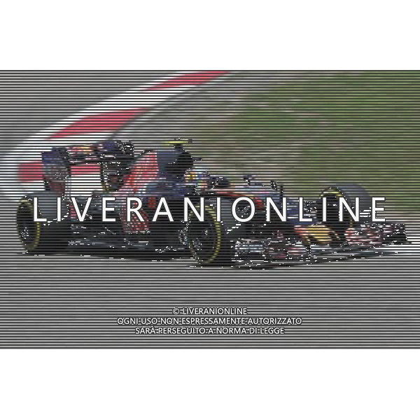 Carlos Sainz Jr (ESP) Scuderia Toro Rosso STR11. 15.04.2016. Formula 1 World Championship, Rd 3, Chinese Grand Prix, Shanghai, China, Practice Day. - www.xpbimages.com, EMail: requests@xpbimages.com - copy of publication required for printed pictures. Every used picture is fee-liable. © Copyright: Bearne / XPB Images /Agenzia Aldo Liverani s.a.s./ONLY ITALY-EDITORIAL USE ONLY
