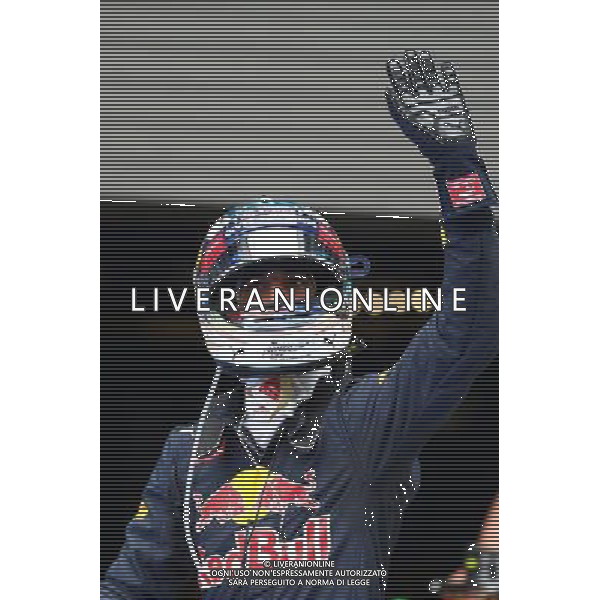 Daniel Ricciardo (AUS) Red Bull Racing. 16.04.2016. Formula 1 World Championship, Rd 3, Chinese Grand Prix, Shanghai, China, Qualifying Day. - www.xpbimages.com, EMail: requests@xpbimages.com - copy of publication required for printed pictures. Every used picture is fee-liable. Â© Copyright: Batchelor / XPB Images/Agenzia Aldo Liverani s.a.s./ONLY ITALY/EDITORIAL USE ONLY