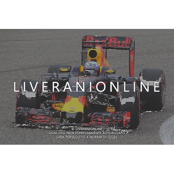 Daniel Ricciardo (AUS) Red Bull Racing RB12. 16.04.2016. Formula 1 World Championship, Rd 3, Chinese Grand Prix, Shanghai, China, Qualifying Day. - www.xpbimages.com, EMail: requests@xpbimages.com - copy of publication required for printed pictures. Every used picture is fee-liable. Â© Copyright: Photo4 / XPB Images/Agenzia Aldo Liverani s.a.s./ONLY ITALY/EDITORIAL USE ONLY