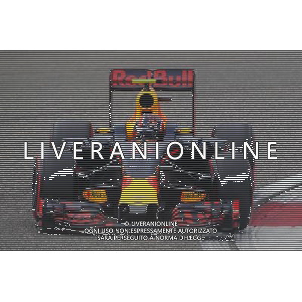 Daniil Kvyat (RUS) Red Bull Racing RB12. 16.04.2016. Formula 1 World Championship, Rd 3, Chinese Grand Prix, Shanghai, China, Qualifying Day. - www.xpbimages.com, EMail: requests@xpbimages.com - copy of publication required for printed pictures. Every used picture is fee-liable. Â© Copyright: Photo4 / XPB Images/Agenzia Aldo Liverani s.a.s./ONLY ITALY/EDITORIAL USE ONLY