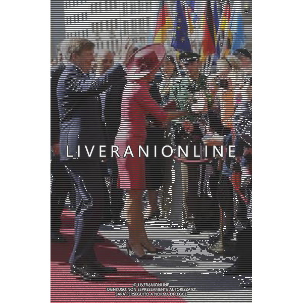 König Willem-Alexander und Königin Maxima der Niederlande beim Besuch der Residenz. München, 13.04.2016 FOT. FUTURE IMAGE/NEWSPIX.PL POLAND, UK AND GERMANY OUT !!! --- Newspix.pl /AGENZIA ALDO LIVERANI SAS - ITALY ONLY - EDITORIAL USE ONLY Il Re Guglielmo Alessandro dei Paesi Bassi , Regina Maxima d\'Olanda e Horst Seehofer in visita ai residenti a Monaco di Baviera , 2016/04/13 *** Local Caption *** www.newspix.pl mail us: info@newspix.pl call us: 0048 022 23 22 222 --- Polish Picture Agency by Ringier Axel Springer Poland