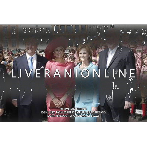 König Willem-Alexander der Niederlande, Königin Maxima der Niederlande und Horst Seehofer mit Gattin Karin beim Besuch der Residenz. München, 13.04.2016 FOT. FUTURE IMAGE/NEWSPIX.PL POLAND, UK AND GERMANY OUT !!! --- Newspix.pl /AGENZIA ALDO LIVERANI SAS - ITALY ONLY - EDITORIAL USE ONLY Il Re Guglielmo Alessandro dei Paesi Bassi , Regina Maxima d\'Olanda e Horst Seehofer in visita ai residenti a Monaco di Baviera , 2016/04/13 *** Local Caption *** www.newspix.pl mail us: info@newspix.pl call us: 0048 022 23 22 222 --- Polish Picture Agency by Ringier Axel Springer Poland