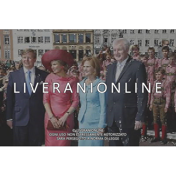 König Willem-Alexander der Niederlande, Königin Maxima der Niederlande und Horst Seehofer mit Gattin Karin beim Besuch der Residenz. München, 13.04.2016 FOT. FUTURE IMAGE/NEWSPIX.PL POLAND, UK AND GERMANY OUT !!! --- Newspix.pl /AGENZIA ALDO LIVERANI SAS - ITALY ONLY - EDITORIAL USE ONLY Il Re Guglielmo Alessandro dei Paesi Bassi , Regina Maxima d\'Olanda e Horst Seehofer in visita ai residenti a Monaco di Baviera , 2016/04/13 *** Local Caption *** www.newspix.pl mail us: info@newspix.pl call us: 0048 022 23 22 222 --- Polish Picture Agency by Ringier Axel Springer Poland