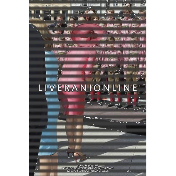 Königin Maxima der Niederlande beim Besuch der Residenz. München, 13.04.2016 FOT. FUTURE IMAGE/NEWSPIX.PL POLAND, UK AND GERMANY OUT !!! --- Newspix.pl /AGENZIA ALDO LIVERANI SAS - ITALY ONLY - EDITORIAL USE ONLY Il Re Guglielmo Alessandro dei Paesi Bassi , Regina Maxima d\'Olanda e Horst Seehofer in visita ai residenti a Monaco di Baviera , 2016/04/13 *** Local Caption *** www.newspix.pl mail us: info@newspix.pl call us: 0048 022 23 22 222 --- Polish Picture Agency by Ringier Axel Springer Poland