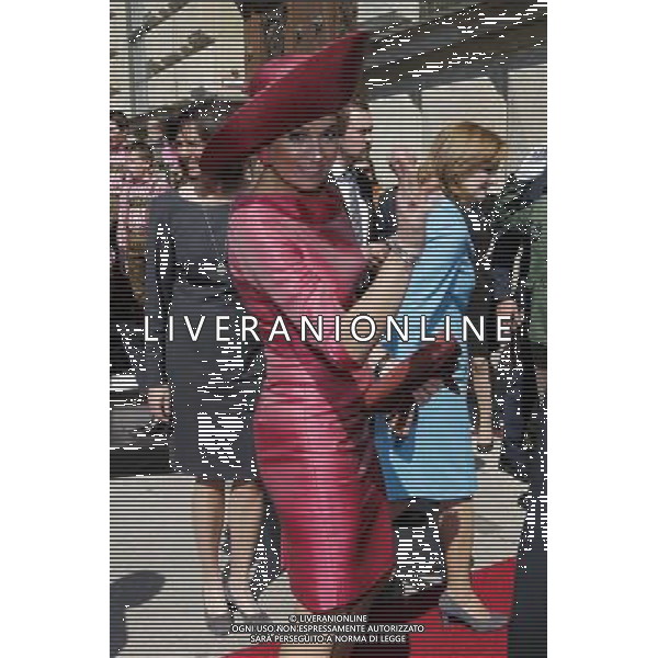 Königin Maxima der Niederlande beim Besuch der Residenz. München, 13.04.2016 FOT. FUTURE IMAGE/NEWSPIX.PL POLAND, UK AND GERMANY OUT !!! --- Newspix.pl /AGENZIA ALDO LIVERANI SAS - ITALY ONLY - EDITORIAL USE ONLY Il Re Guglielmo Alessandro dei Paesi Bassi , Regina Maxima d\'Olanda e Horst Seehofer in visita ai residenti a Monaco di Baviera , 2016/04/13 *** Local Caption *** www.newspix.pl mail us: info@newspix.pl call us: 0048 022 23 22 222 --- Polish Picture Agency by Ringier Axel Springer Poland