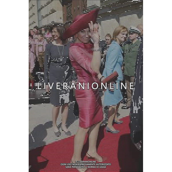 Königin Maxima der Niederlande beim Besuch der Residenz. München, 13.04.2016 FOT. FUTURE IMAGE/NEWSPIX.PL POLAND, UK AND GERMANY OUT !!! --- Newspix.pl /AGENZIA ALDO LIVERANI SAS - ITALY ONLY - EDITORIAL USE ONLY Il Re Guglielmo Alessandro dei Paesi Bassi , Regina Maxima d\'Olanda e Horst Seehofer in visita ai residenti a Monaco di Baviera , 2016/04/13 *** Local Caption *** www.newspix.pl mail us: info@newspix.pl call us: 0048 022 23 22 222 --- Polish Picture Agency by Ringier Axel Springer Poland