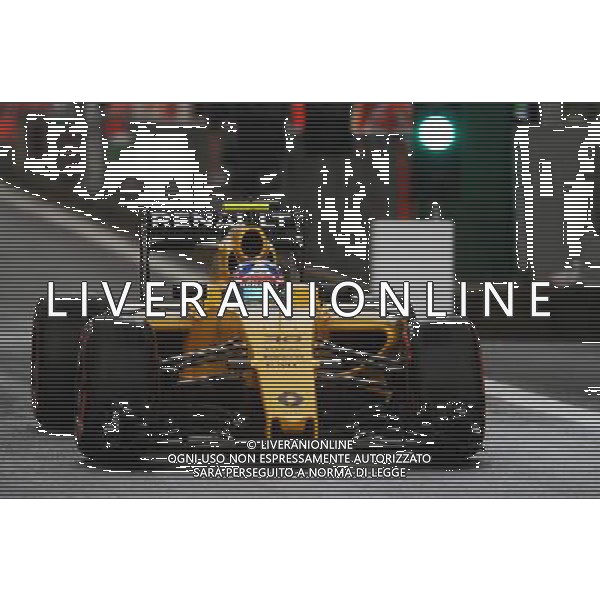 Jolyon Palmer (GBR) Renault Sport F1 Team RS16. 16.04.2016. Formula 1 World Championship, Rd 3, Chinese Grand Prix, Shanghai, China, Qualifying Day. /AGENZIA ALDO LIVERANI SAS - ITALY ONLY - EDITORIAL USE ONLY