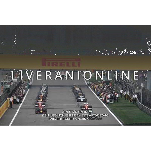 Nico Rosberg (GER) Mercedes AMG F1 W07 Hybrid leads on the formation lap. 17.04.2016. Formula 1 World Championship, Rd 3, Chinese Grand Prix, Shanghai, China, Race Day. AG ALDO LIVERANI SAS ONLY ITALY