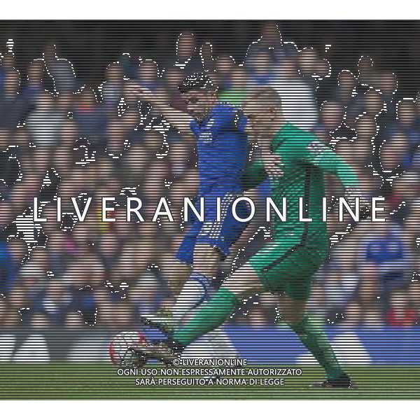 Chelsea\'s Diego Costa holds off the challenge from Manchester City\'s Joe Hart Photographer Craig Mercer/CameraSport Football - Barclays Premiership - Chelsea v Manchester City - Saturday 16th April 2016 - Stamford Bridge - London Â© CameraSport - 43 Linden Ave. Countesthorpe. Leicester. England. LE8 5PG - Tel: +44 (0) 116 277 4147 - admin@camerasport.com - www.camerasport.com/ AGENZIA ALDO LIVERANI SAS - ITALY ONLY EDITORIAL USE ONLY