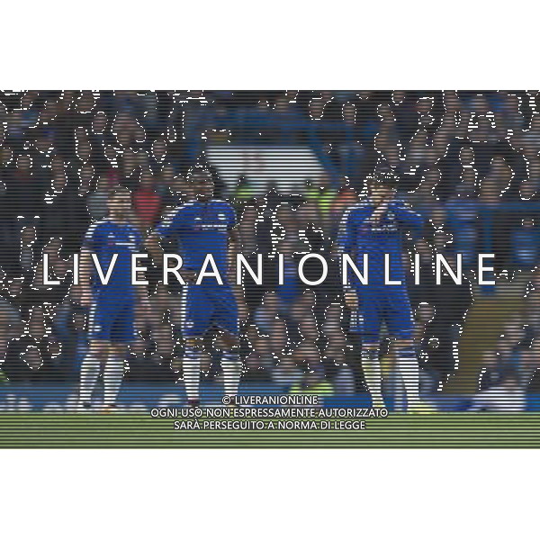 Chelsea players look dejected after conceding the opening goal Photographer Craig Mercer/CameraSport Football - Barclays Premiership - Chelsea v Manchester City - Saturday 16th April 2016 - Stamford Bridge - London Â© CameraSport - 43 Linden Ave. Countesthorpe. Leicester. England. LE8 5PG - Tel: +44 (0) 116 277 4147 - admin@camerasport.com - www.camerasport.com/ AGENZIA ALDO LIVERANI SAS - ITALY ONLY EDITORIAL USE ONLY