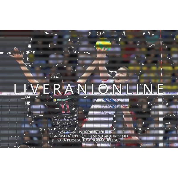 16.04.2016 KRAKOW TAURON ARENA UL. LEMA 7 ( POLAND ) SIATKOWKA MEZCZYZN ( MEN\'S VOLLEYBALL ) FINAL 4 FOUR LIGI MISTRZOW 2015/2016 ( CEV DENIZBANK VOLLEYBALL CHAMPIONS LEAGUE 2016 - FINAL FOUR ) MECZ TRENTINO DIATEC - CUCINE LUBE CIVITANOVA ( GAME ) NZ MICAH CHRISTENSON (L), TINE URNAUT (P) FOTO MICHAL STANCZYK / CYFRASPORT / NEWSPIX.PL --- Newspix.pl AG ALDO LIVERANI SAS ONLY ITALY *** Local Caption *** www.newspix.pl mail us: info@newspix.pl call us: 0048 022 23 22 222 --- Polish Picture Agency by Ringier Axel Springer Poland
