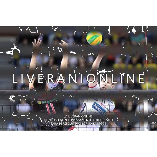 16.04.2016 KRAKOW TAURON ARENA UL. LEMA 7 ( POLAND ) SIATKOWKA MEZCZYZN ( MEN\'S VOLLEYBALL ) FINAL 4 FOUR LIGI MISTRZOW 2015/2016 ( CEV DENIZBANK VOLLEYBALL CHAMPIONS LEAGUE 2016 - FINAL FOUR ) MECZ TRENTINO DIATEC - CUCINE LUBE CIVITANOVA ( GAME ) NZ MICAH CHRISTENSON (L), TINE URNAUT (P) FOTO MICHAL STANCZYK / CYFRASPORT / NEWSPIX.PL --- Newspix.pl AG ALDO LIVERANI SAS ONLY ITALY *** Local Caption *** www.newspix.pl mail us: info@newspix.pl call us: 0048 022 23 22 222 --- Polish Picture Agency by Ringier Axel Springer Poland