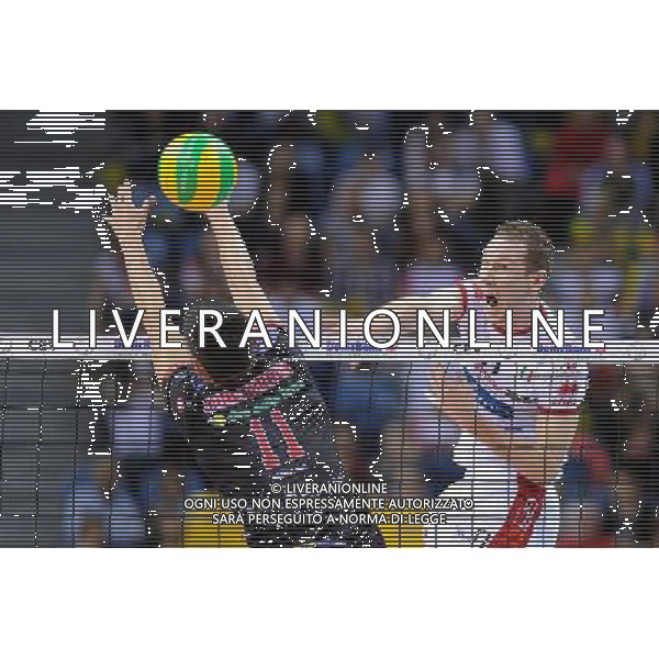 16.04.2016 KRAKOW TAURON ARENA UL. LEMA 7 ( POLAND ) SIATKOWKA MEZCZYZN ( MEN\'S VOLLEYBALL ) FINAL 4 FOUR LIGI MISTRZOW 2015/2016 ( CEV DENIZBANK VOLLEYBALL CHAMPIONS LEAGUE 2016 - FINAL FOUR ) MECZ TRENTINO DIATEC - CUCINE LUBE CIVITANOVA ( GAME ) NZ MICAH CHRISTENSON (L), TINE URNAUT (P) FOTO MICHAL STANCZYK / CYFRASPORT / NEWSPIX.PL --- Newspix.pl AG ALDO LIVERANI SAS ONLY ITALY *** Local Caption *** www.newspix.pl mail us: info@newspix.pl call us: 0048 022 23 22 222 --- Polish Picture Agency by Ringier Axel Springer Poland