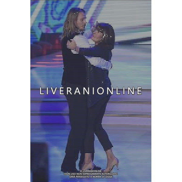 Trasmissione TV \' Ballando con le stelle \' - Roma 16.04.2016 Auditorium Rai - nella foto: Daniel Nilsson con la madre / Ph. Corradetti - Ag. Aldo Liverani sas/ AGENZIA ALDO LIVERANI SAS