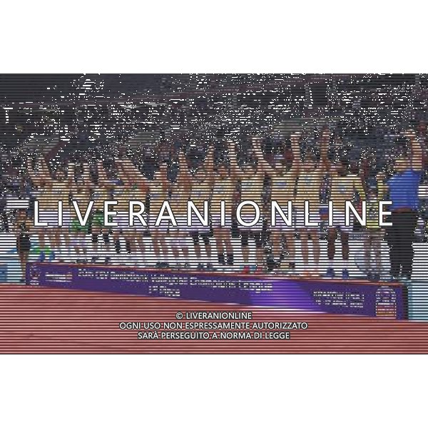 2016.04.17 Krakow Siatkowka mezczyzn Liga Mistrzow Final Four feta dekoracja podium viva Zenit Kazan - Trentino Diatec N/z Wilfredo LEON VENERO Wladimir Alekno Foto Lukasz Laskowski / PressFocus 2016.04.17 Krakow Men volleyball 2016 CEV DenizBank Volleyball Champions League Final Four Zenit Kazan - Trentino Diatec Wilfredo LEON VENERO Wladimir Alekno Credit: Lukasz Laskowski / PressFocus / NEWSPIX.PL --- Newspix.pl AG ALDO LIVERANI SAS *** Local Caption *** www.newspix.pl mail us: info@newspix.pl call us: 0048 022 23 22 222 --- Polish Picture Agency by Ringier Axel Springer Poland