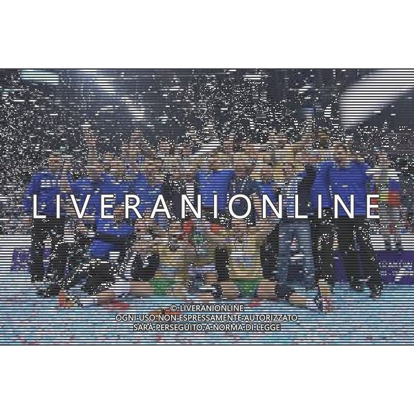 2016.04.17 Krakow Siatkowka mezczyzn Liga Mistrzow Final Four feta dekoracja podium viva Zenit Kazan - Trentino Diatec N/z Wilfredo LEON VENERO Foto Lukasz Laskowski / PressFocus 2016.04.17 Krakow Men volleyball 2016 CEV DenizBank Volleyball Champions League Final Four Zenit Kazan - Trentino Diatec Wilfredo LEON VENERO Credit: Lukasz Laskowski / PressFocus / NEWSPIX.PL --- Newspix.pl AG ALDO LIVERANI SAS *** Local Caption *** www.newspix.pl mail us: info@newspix.pl call us: 0048 022 23 22 222 --- Polish Picture Agency by Ringier Axel Springer Poland