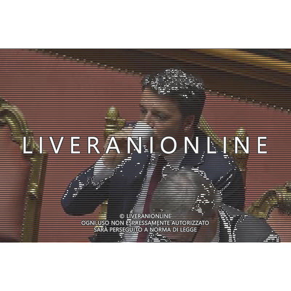 Mozione di sfiducia al governo Roma - 19.04.2016 - Palazzo Madama - nella foto: Matteo Renzi beve un caff durnate la seduta / Ph. Corradetti - Ag. Aldo Liverani Sas