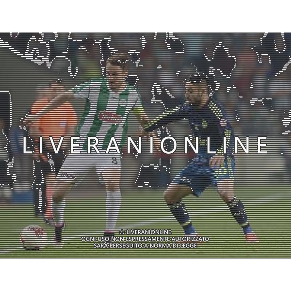 Ziraat Turkey Cup match between Konyaspor and Fenerbahce at Torku Arena in Konya , Turkey , April 20, 2016. Final Score: Konyaspor 0 - Fenerbahce 3 Pictured:: Ali Camdali (L) of Konyaspor and Volkan Sen of Fenerbahce. TURCJA PUCHAR TURCJI PILKA NOZNA SEZON 2015/2016 FOT.SESKIM PHOTO/NEWSPIX.PL POLAND, TURKEY, GERMANY, AUSTRIA AND UK OUT !!! --- Newspix.pl AG ALDO LIVERANI SAS *** Local Caption *** www.newspix.pl mail us: info@newspix.pl call us: 0048 022 23 22 222 --- Polish Picture Agency by Ringier Axel Springer Poland