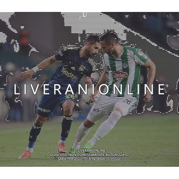 Ziraat Turkey Cup match between Konyaspor and Fenerbahce at Torku Arena in Konya , Turkey , April 20, 2016. Final Score: Konyaspor 0 - Fenerbahce 3 Pictured:: Jagos Vukovic (R) of Konyaspor and Alper Potuk (L) of Fenerbahce. TURCJA PUCHAR TURCJI PILKA NOZNA SEZON 2015/2016 FOT.SESKIM PHOTO/NEWSPIX.PL POLAND, TURKEY, GERMANY, AUSTRIA AND UK OUT !!! --- Newspix.pl AG ALDO LIVERANI SAS
