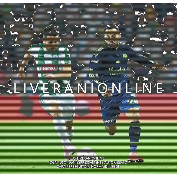 Ziraat Turkey Cup match between Konyaspor and Fenerbahce at Torku Arena in Konya , Turkey , April 20, 2016. Final Score: Konyaspor 0 - Fenerbahce 3 Pictured:: Omer Ali Sahiner (L) of Konyaspor and Volkan Sen of Fenerbahce. TURCJA PUCHAR TURCJI PILKA NOZNA SEZON 2015/2016 FOT.SESKIM PHOTO/NEWSPIX.PL POLAND, TURKEY, GERMANY, AUSTRIA AND UK OUT !!! --- Newspix.pl AG ALDO LIVERANI SAS