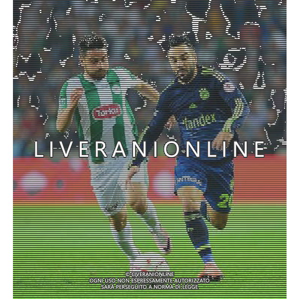 Ziraat Turkey Cup match between Konyaspor and Fenerbahce at Torku Arena in Konya , Turkey , April 20, 2016. Final Score: Konyaspor 0 - Fenerbahce 3 Pictured:: Omer Ali Sahiner (L) of Konyaspor and Volkan Sen of Fenerbahce. TURCJA PUCHAR TURCJI PILKA NOZNA SEZON 2015/2016 FOT.SESKIM PHOTO/NEWSPIX.PL POLAND, TURKEY, GERMANY, AUSTRIA AND UK OUT !!! --- Newspix.pl AG ALDO LIVERANI SAS