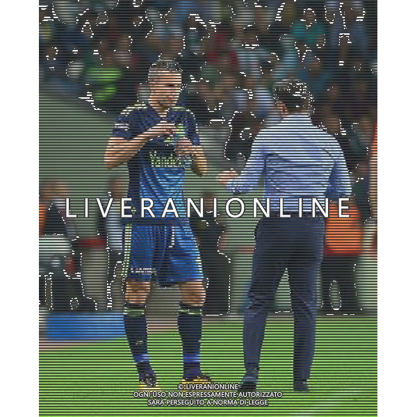Ziraat Turkey Cup match between Konyaspor and Fenerbahce at Torku Arena in Konya , Turkey , April 20, 2016. Final Score: Konyaspor 0 - Fenerbahce 3 Pictured:: Coach Vitor Pereira and Robin van Persie of Fenerbahce. TURCJA PUCHAR TURCJI PILKA NOZNA SEZON 2015/2016 FOT.SESKIM PHOTO/NEWSPIX.PL POLAND, TURKEY, GERMANY, AUSTRIA AND UK OUT !!! --- Newspix.pl AG ALDO LIVERANI SAS