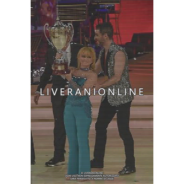 Finale della trasmissione TV \' Ballando con le stelle \' Roma - 23.04.2016 - Auditorium Rai - nella foto: Rita Pavone e Simone Di Pasquale terzi classificati / Ph. Corradetti - Ag. Aldo Liverani sas