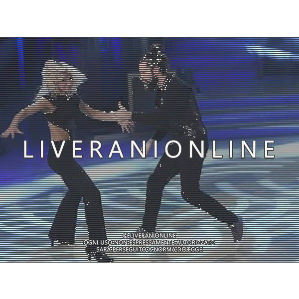 Finale della trasmissione TV \' Ballando con le stelle \' Roma - 23.04.2016 - Auditorium Rai - nella foto: Luca Sguazzini e Vera Kinnunen / Ph. Corradetti - Ag. Aldo Liverani sas